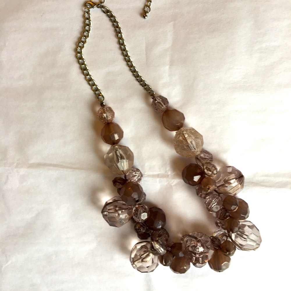 Ladies Smokey coloured necklace